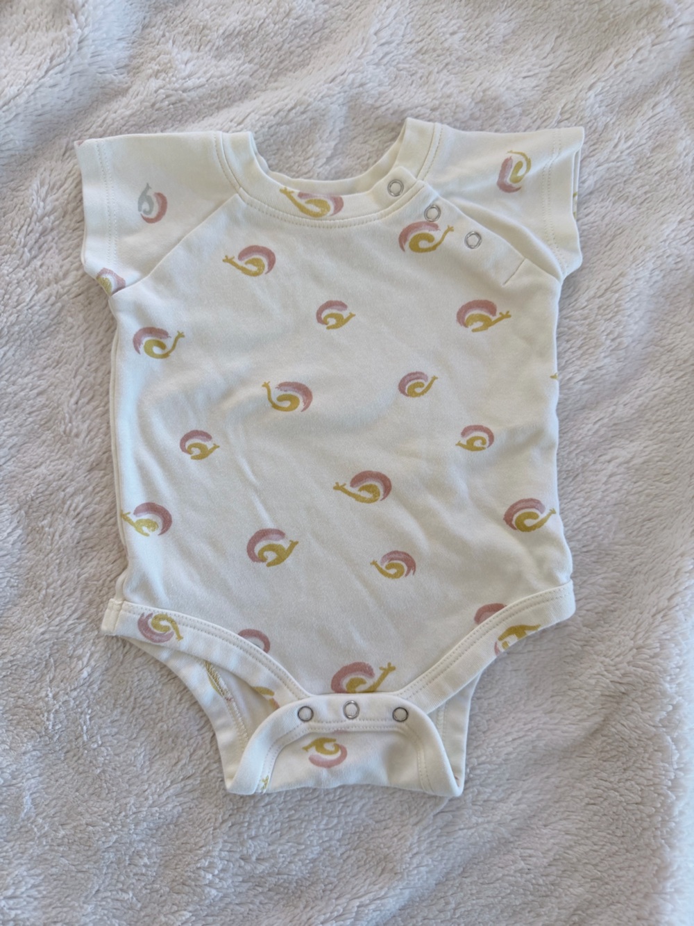 Pehr Snail onesie 0-3m